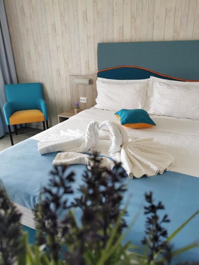 מאמאיה Hotel Riviera מראה חיצוני תמונה