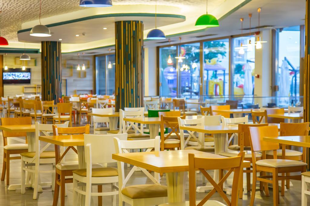 מאמאיה Hotel Riviera מראה חיצוני תמונה