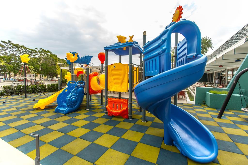 מאמאיה Hotel Riviera מראה חיצוני תמונה